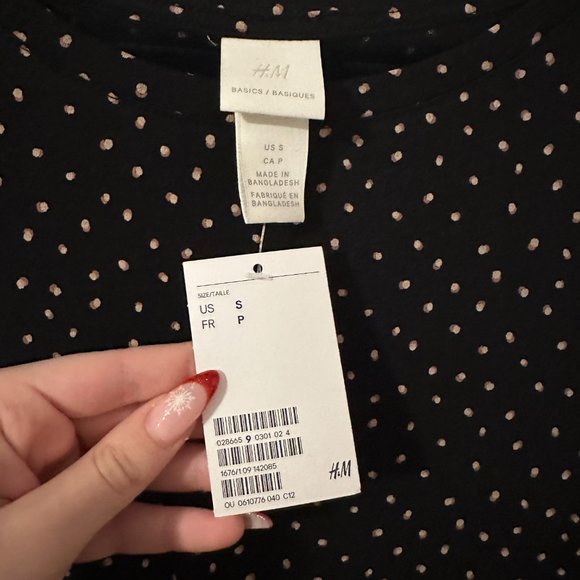 H&M Black Polka Dot T-Shirt (Size Small) - Picture 2 of 4